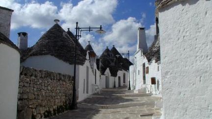 &nbsp; (Alberobello © AJ)