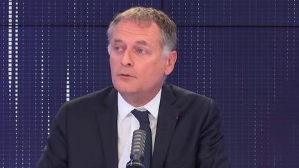 Philippe Juvin, chef du service des urgences de l’hôpital Georges-Pompidou et maire LR de la Garenne-Colombes, était l'invité du 8h30 franceinfo le 4 juillet 2021. (FRANCEINFO / RADIOFRANCE)