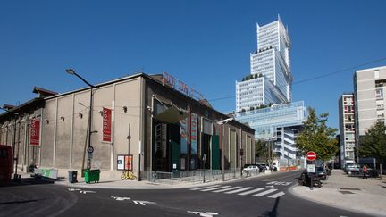 Les Ateliers Berthier, seconde salle du théâtre de l'Odéon (Paris 17e). C'est là que devait être construite une Cité du théâtre, dont le projet a été abandonné. (GILLES TARGAT / PHOTO 12 VIA AFP)