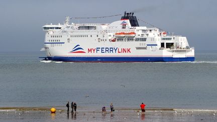 Le "Berlioz", un navire de la compagnie MyFerryLink, le 20 ao&ucirc;t 2012, &agrave; Calais (Pas-de-Calais). (PHILIPPE HUGUEN / AFP)