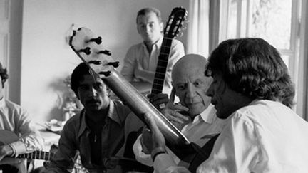 Picasso y Manitas de Plata, Mougins, 1968 (détail)
 (Lucien Clergue)