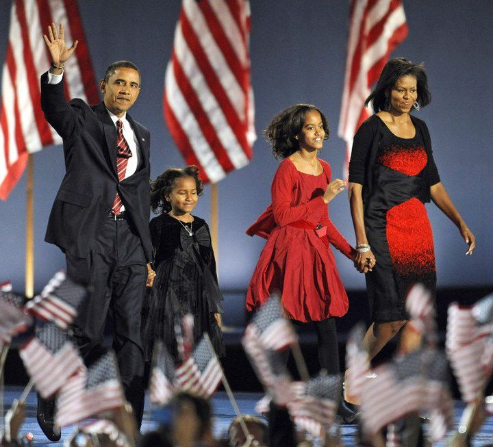 La famille Obama après la victoire le 4 novembre 2008 (AFP - TIMOTHY A. CLARY)