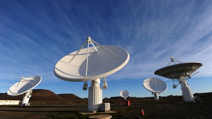 Les infrastructures de communication ne cessent de se moderniser en Afrique. Ici, le télescope radio KAT-7 basé en Afrique du Sud. (ALEXANDER JOE / AFP)