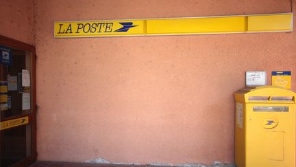 Le bureau de Poste de Montaigut-sur-Save (Haute-Garonne), le 23 août 2019.&nbsp; (SANDRA FASTRE / HANS LUCAS / AFP)