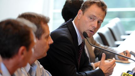 Le procureur Eric Maillaud, lors d'une conf&eacute;rence de presse &agrave; Annecy, le 6 septembre 2012, apr&egrave;s la tuerie &agrave; Chevaline (Haute-Savoie). (JEAN-PIERRE CLATOT / AFP)