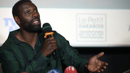 Le comédien Omar Sy présente le film "Tirailleurs", dont il est également producteur, à Dakar (Sénégal) le 20 décembre 2022 (SEYLLOU / AFP)