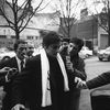 Alain Delon arrive au ministère de l'Intérieur, à Paris, pour être entendu dans le cadre de l'affaire Markovic, après la découverte du cadavre de son garde du corps, le 1er octobre 1968. (PARIS-JOUR / SIPA)