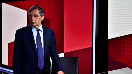 François Fillon sur le plateau de France 2, à Saint-Cloud (Hauts-de-Seine), le 30 janvier 2020. (MARTIN BUREAU / AFP)