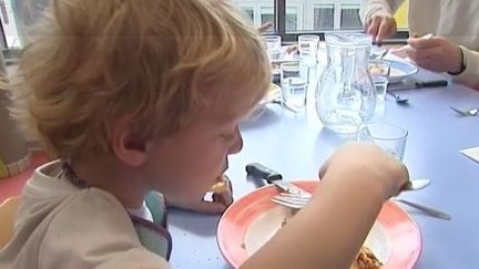 Cantines : les parents invités à table avec leurs enfants