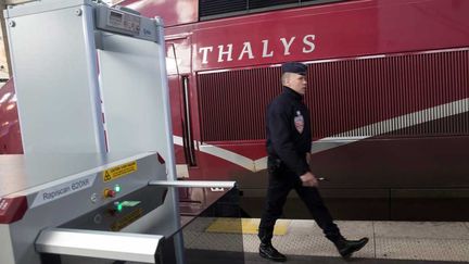  (L'un des portiques de sécurité installé gare du Nord à Paris  © MaxPPP)