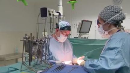 Transplantation de rein : un don particulier entre époux (FRANCE 2)