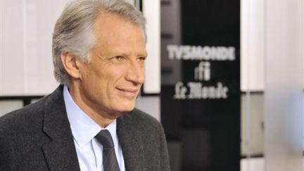 Dominique de Villepin sur le plateau de TV5-Monde (21 novembre 2010) (AFP / Boris Horvat)