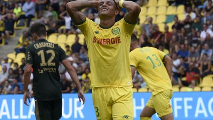 Diego Carlos se prenant la tête lors de la rencontre de Reims. (SEBASTIEN SALOM-GOMIS / AFP)