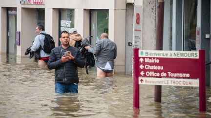 Inindation à Nemours, en Seine-et-Marne, le 1er juin 2016. (AURELIEN MORISSARD / MAXPPP)