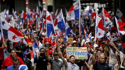 Marche contre le contrat gouvernemental avec la société minière canadienne First Quantum et sa filiale Minera Panama, à Panama City, le 3 novembre 2023. (ROBERTO CISNEROS / AFP)