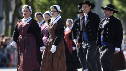 Des danseurs bretons défilent pendant la Grande Parade du Festival Interceltique de Lorient, le 6 août 2017.
 (JEAN-SEBASTIEN EVRARD / AFP)