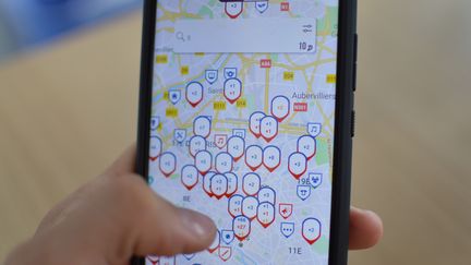 Selon Google, les données de géolocalisation peuvent aider les pouvoirs publics à prévoir les besoins éventuels, par région, en alimentation, livraison, transports, etc. (Victor Vasseur/Radio France)