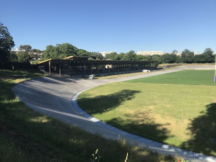 Le vélodrome Jacques-Anquetil est situé au sud du bois de Vincennes, à Paris. (Adrien Hémard)