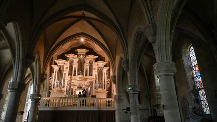 L'orgue de l'église de&nbsp;Pontaumu (Puy-de-Dôme) où se déroule le festival&nbsp;"Bach en Combrailles" depuis 20 ans. (PHILIPPE DESMAZES / AFP)