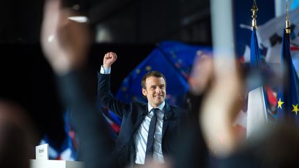 Emmanuel Macron, en meeting à Marseille (Bouches-du-Rhône), samedi 1er avril 2017.&nbsp; (BERTRAND LANGLOIS / AFP)