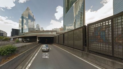 Un incendie de voiture a paralysé le tunnel sous la Défense (Hauts-de-Seine), le 22 janvier 2016. (GOOGLE MAPS)