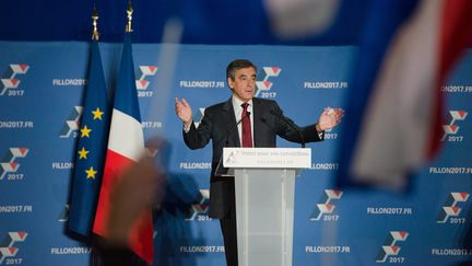 François Fillon, candidat au 2e tour de la primaire de la droite, en meeting à Lyon, le 22 novembre 2016. (CLEMENT MAHOUDEAU / MAXPPP)