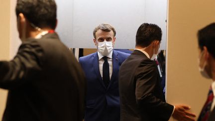 Emmanuel Macron à Tokyo (Japon) pour la cérémonie d'ouverture des Jeux olympiques le 23 juillet 2021. Illustration. (LEON NEAL / POOL)