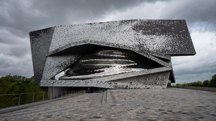 Vue extérieure de la&nbsp;Philharmonie de Paris, construite par l'architecte Jean Nouvel, 25 mai 2015 (RICCARDO MILANI / HANS LUCAS)