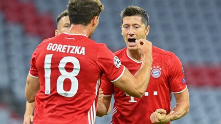 Robert Lewandowski fête son 12e but en C1 cette saison (TOBIAS SCHWARZ / AFP)