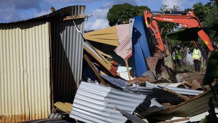 Des habitations détruites à Koungou (Mayotte) dans le cadre de l'opération "Wuambushu", le 19 juin 2023. (CHAFION MADI / AFP)