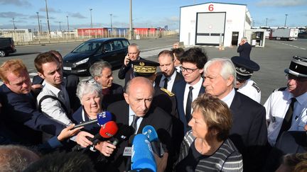 Gérard Collomb, ministre de l'Intérieur, à Calais (Pas-de-Calais), le 23 juin 2017. (MAXPPP)