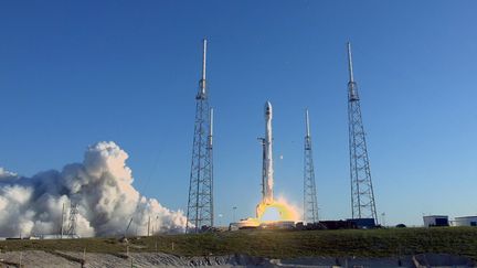 La fusée transportant le&nbsp;nouveau télescope spatial Tess décolle depuis cap Canaveral (Floride, Etats-Unis), le 18 avril 2018. (NASA TV / NASA TV AFP)