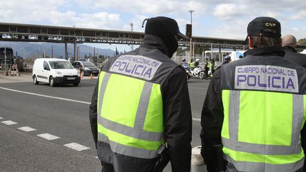 Une op&eacute;ration de contr&ocirc;le au p&eacute;age du Boulou (Pyr&eacute;n&eacute;es-Orientales), le 14 mars 2013. (MAXPPP)