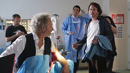 Arnaud Desplechin tourne à l'hôpital de Roubaix des scèenes de son prochain film "Les fantômes d'Ismaël", avec, entre autres, Mathieu Amalric et Hippolyte Girardot
 (Hubert Van Maele / PHOTOPQR/VOIX DU NORD/MAXPPP)