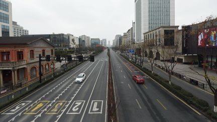 Une rue quasi-déserte à&nbsp;Hangzhou, le 4 février 2020.&nbsp; (LONG WEI / MAXPPP)