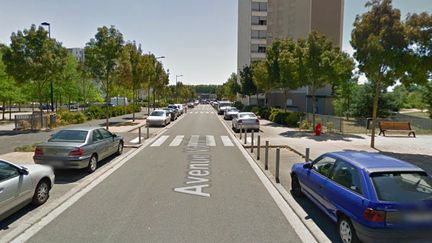 L'Avenue Voltaire, à&nbsp;Vaulx-en-Velin (Rhône), où un enfant de cinq ans a été gravement blessé après un accident avec une moto, le 24 juin 2020.&nbsp; (GOOGLE STREET VIEW)