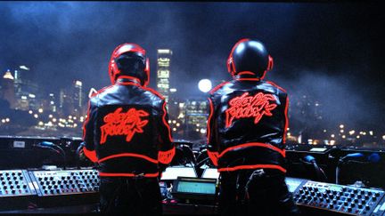 Daft Punk lors de leur tournée Alive Tour, à Chicago le 3 août 2007. (DJ FALCON)