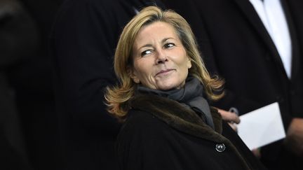 Claire Chazal, le 17 f&eacute;vrier 2015 au Parc des Princes, &agrave; Paris. (FRANCK FIFE / AFP)