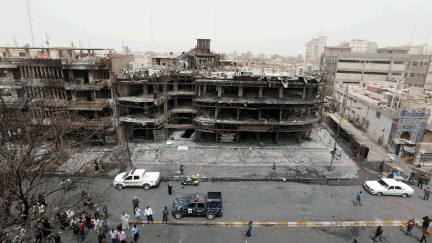 &nbsp; (L'attentat était destiné à faire un maximum de morts puisqu'il a visé une rue bondée du quartier commerçant de Karrada, majoritairement chiite © Reuters)