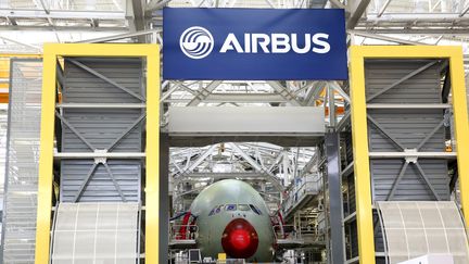 L'usine Airbus de Toulouse (Haute-Garonne), avec un A380 en construction. (MAXPPP)