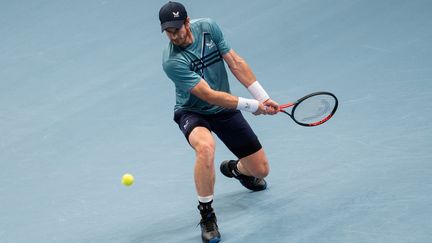 Andy Murray face au Polonais Hubert Hurkacz le 25 octobre 2021 à Vienne. (GEORG HOCHMUTH / APA)