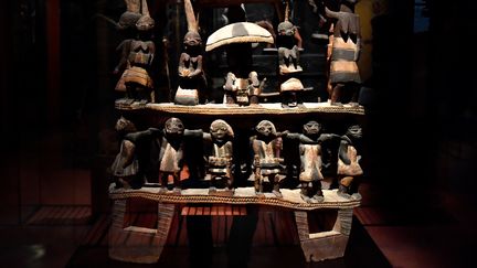 Trône royal des rois de Dahomet exposé en juin 2018 au musée du Quai Branly, à Paris (GERARD JULIEN / AFP)