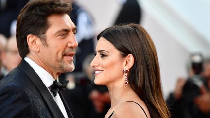 Penelope Cruz et Javier Bardem, mariés dans la vraie vie, intimes dans "Everybody Knows" d'Asghar Farhadi.
 (Alberto PIZZOLI / AFP)