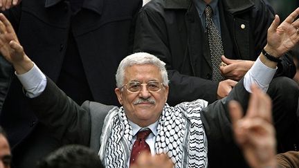 Mahmoud Abbas, le 6 janvier 2005, lors d'un meeting dans la vieille ville de Naplouse. (Reuters)