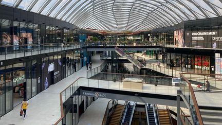 Le centre commercial Lillénium et des magasins franchisés à Lille (Nord). (AURÉLIEN ACCART / RADIO FRANCE)