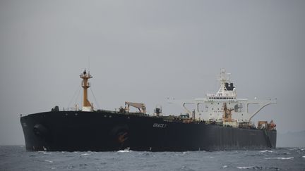 Le pétrolier "Grace 1" près des côtes de Gibraltar, le 6 juillet 2019.&nbsp; (JORGE GUERRERO / AFP)