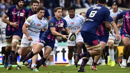 Le Stade Français affronte le Racing Métro, le 8 octobre 2016, à Colombes (Hauts-de-Seine). (MIGUEL MEDINA / AFP)