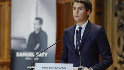 Gabriel Attal, ministre de l'Education, lors de la remise du prix Samuel-Paty à la Sorbonne, à Paris, le 14 octobre 2023. (GEOFFROY VAN DER HASSELT / AFP)