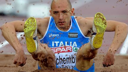 L'Italien Fabrozio Schembri lors de la finale du triple saut aux championnats d'Europe d'athl&eacute;tisme &agrave; Helsinki (Finlande), le 30 juin 2012. (YURI KADOBNOV / AFP)