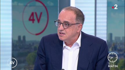 Covid-19 : « Tout ce qui retarde la vaccination obligatoire nous met dans la crise », met en garde le Pr Gilbert Deray